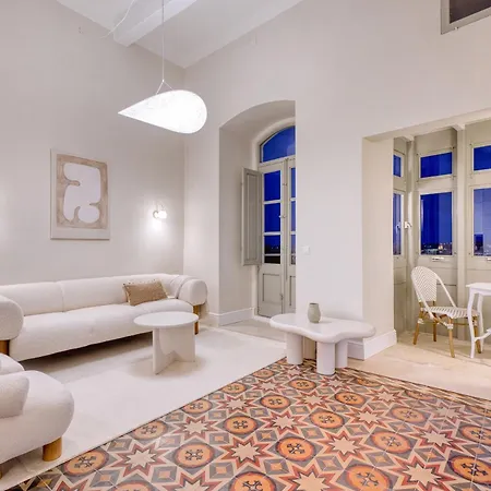 Appartement Luxury Traditional 3 Bedroom With Balcony And Sea View Ldem1-6 *