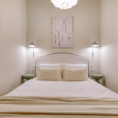 Luxury Traditional 3 Bedroom With Balcony And Sea View Ldem1-6 *