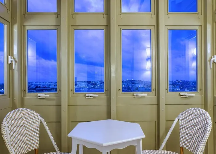 Luxury Traditional 3 Bedroom With Balcony And Sea View Ldem1-6 * Valletta