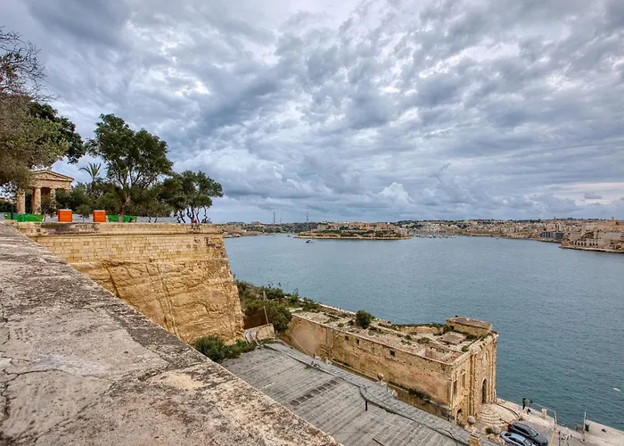 Appartement Luxury Traditional 3 Bedroom With Balcony And Sea View Ldem1-6 Valletta