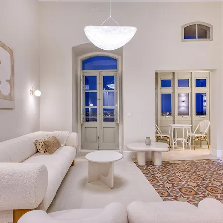 Luxury Traditional 3 Bedroom With Balcony And Sea View Ldem1-6 Appartamento *