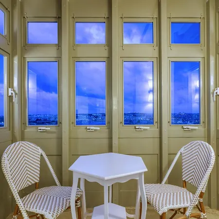 Luxury Traditional 3 Bedroom With Balcony And Sea View Ldem1-6 * La Valletta