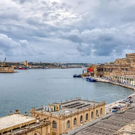 Luxury Traditional 3 Bedroom With Balcony And Sea View Ldem1-6 Appartamento *