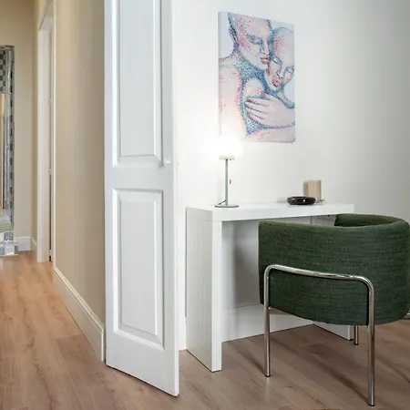 Luxury Traditional 3 Bedroom With Balcony And Sea View Ldem1-6 Appartamento *
