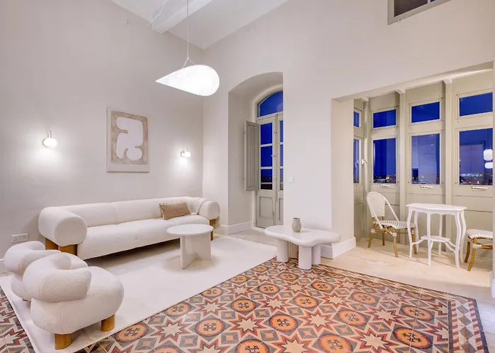 Apartament Luxury Traditional 3 Bedroom With Balcony And Sea View Ldem1-6 *