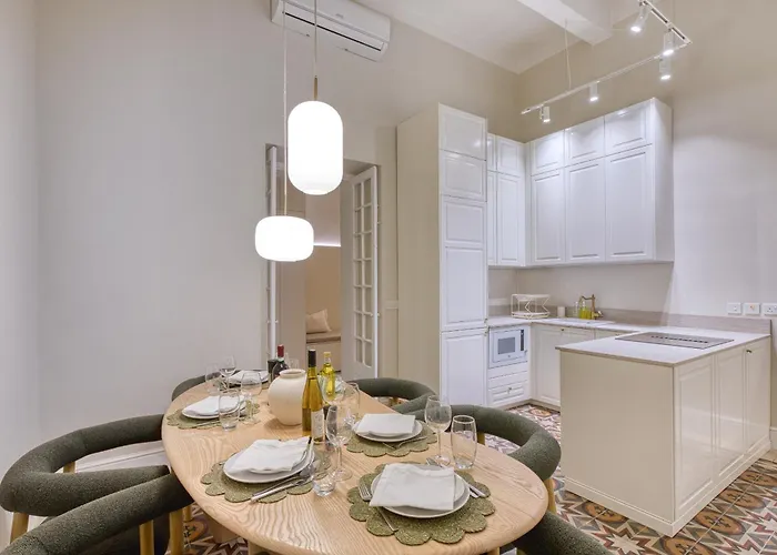 Apartament Luxury Traditional 3 Bedroom With Balcony And Sea View Ldem1-6