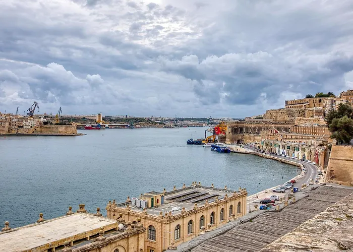 Luxury Traditional 3 Bedroom With Balcony And Sea View Ldem1-6 Apartament *